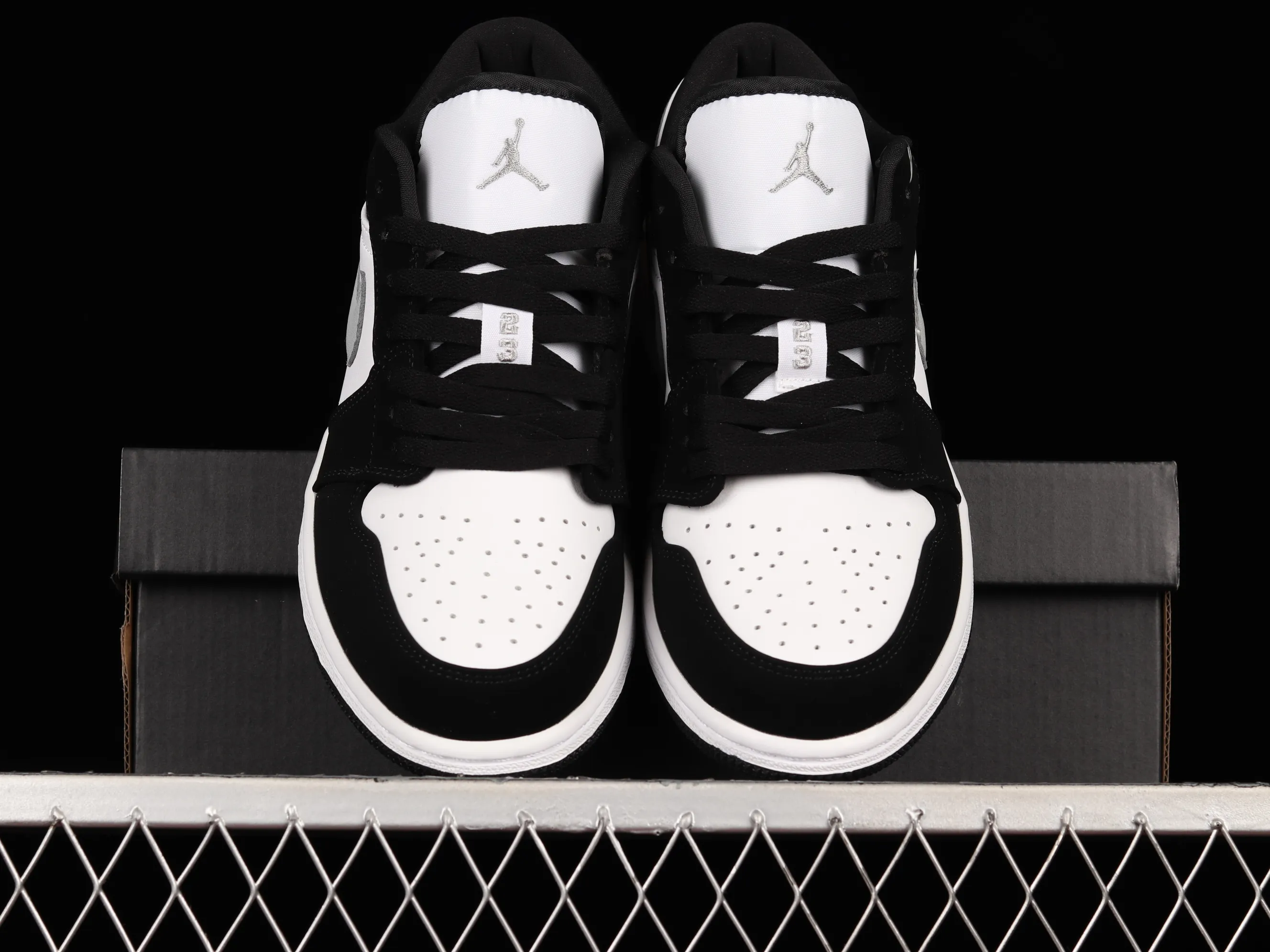 All categories Air Jordan Jordan series basketball shoes Air Jordan 1 Low Air Jordan 1 Low "New Emerald" AJ1 Joe 1 black and white gray 552780-018